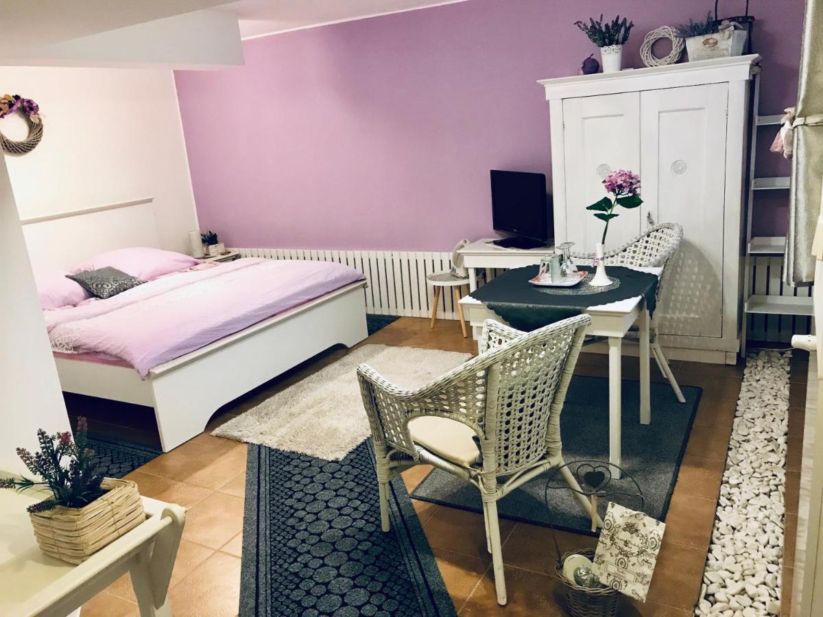 Relaxační studio VERA s UBYTOVÁNÍM Valtice Exteriér fotografie